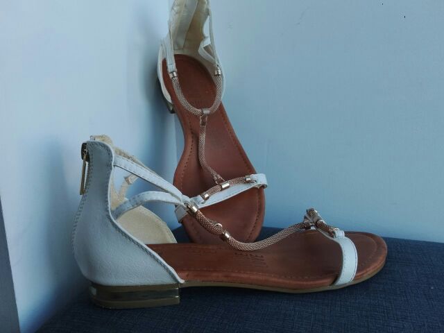 Sandalias blancas talla 40