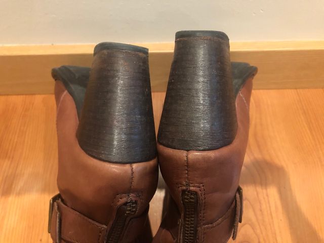 Botas piel marrones. Número 38
