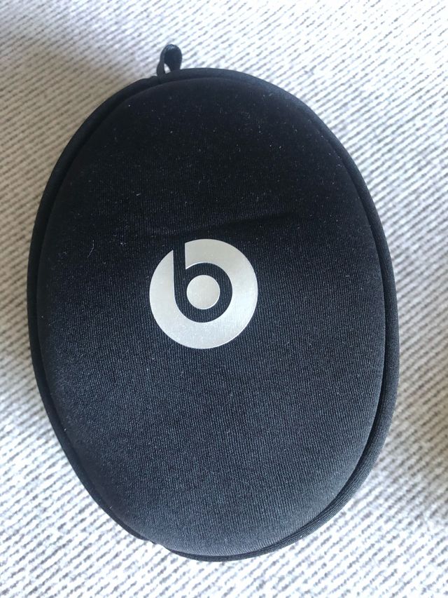 Cascos BEATS nuevos, granates originales