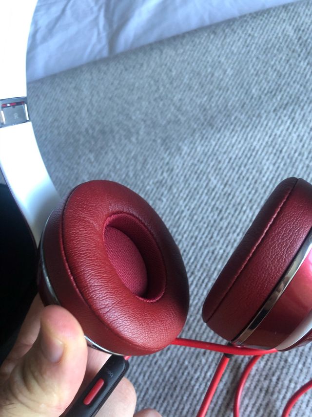 Cascos BEATS nuevos, granates originales