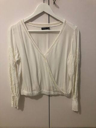Blusa con volantes de segunda mano en WALLAPOP Blusa con volantes de segunda mano en WALLAPOP