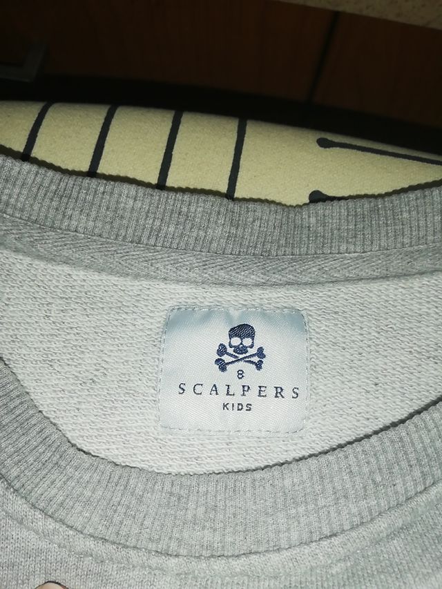 Sudadera scalpers