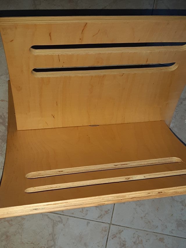 Revistero de Madera de segunda mano por 4,99 € en San Sebastián de Los