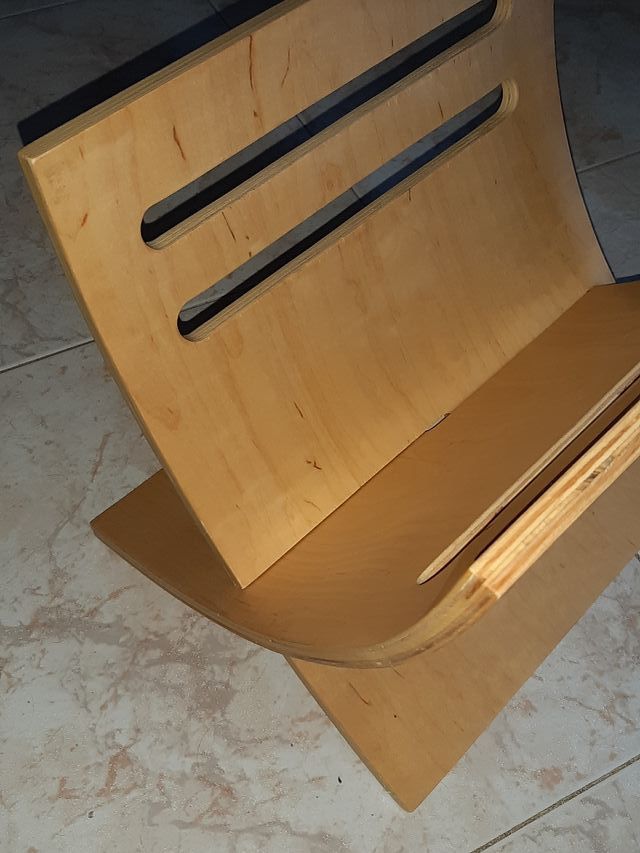 Revistero de Madera de segunda mano por 4,99 € en San Sebastián de Los
