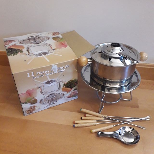 Vendo fondi fonfue con 2 usos. Nueva.