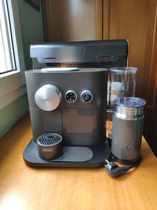 delifoods-delivery.ch Nespresso DeLonghi Expert Milk EN355.GAE apagado  automático recetas ajustables antracita Cafetera monodosis de cápsulas  Nespresso aeroccino 19 bares controlable con smartphone via bluetooth  Cafeteras individuales Cafeteras