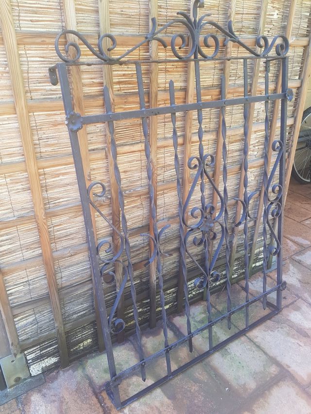 REJA HIERRO FORJADO de segunda mano por 60 EUR en Villanueva de la Cañada en WALLAPOP REJA HIERRO FORJADO de segunda mano por 60 EUR en Villanueva de la Cañada en WALLAPOP
