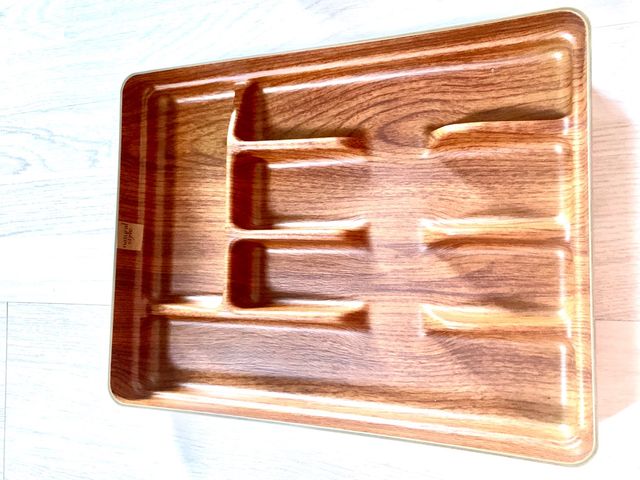 Cubertero efecto madera a estrenar de segunda mano por 6,9 € en Madrid