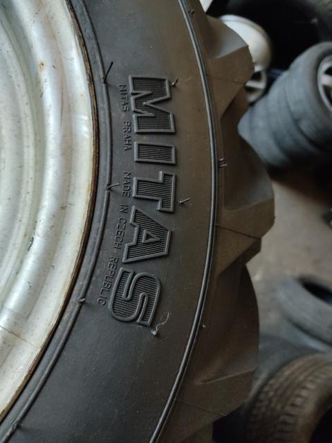 31x15-50-15 TR-06 8PR 121 A8 Marca, MITAS
