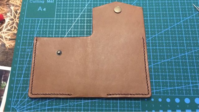 Tarjetero/billetero de cuero