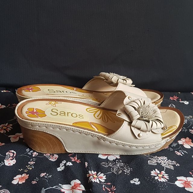 Zuecos Saros