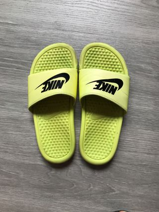 chanclas nike verde