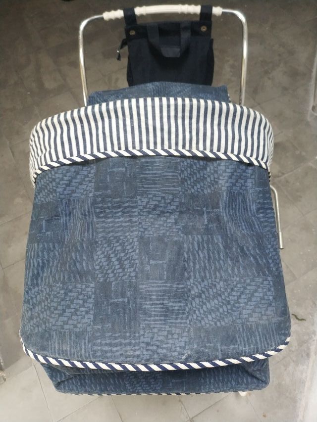 Cochecito de juguete.