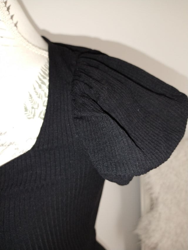 camiseta negra Bershka talla xs