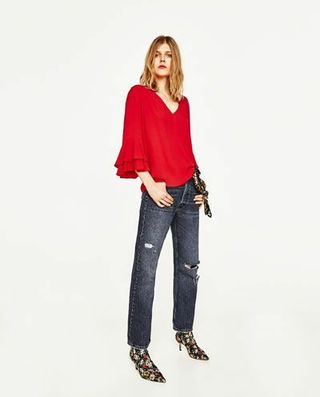 BLUSA MUJER VOLANTES ROJA ZARA de segunda mano por 20 EUR en La Alberca en  WALLAPOP