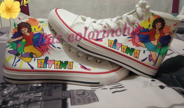 Pintamos a mano ropa, camisetas,patucos,zapatillas