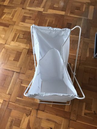 Cubo ropa de segunda mano por 6 € en L'Hospitalet de Llobregat en WALLAPOP