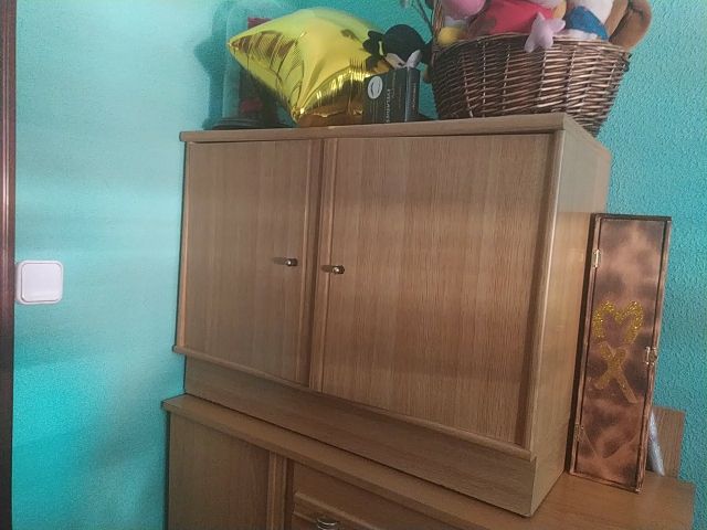 mueble de madera rebajada