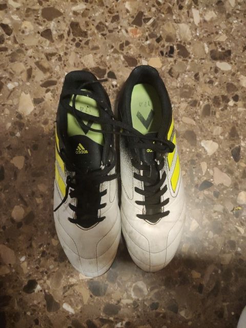 triángulo Pólvora Sudor ADIDAS ACE 17.4 BLANCAS Y NEGRAS de segunda mano por 40 € en Aldaia en WALLAPOP triángulo Pólvora Sudor ADIDAS ACE 17.4 BLANCAS Y NEGRAS de segunda mano por 40 € en Aldaia en WALLAPOP