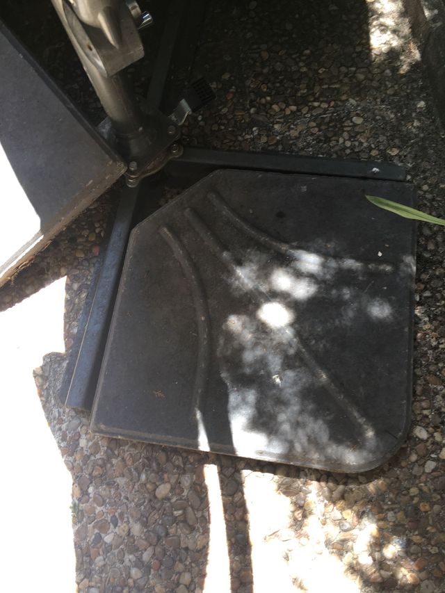 Pies de sombrilla de segunda mano por 35 € en Madrid en WALLAPOP