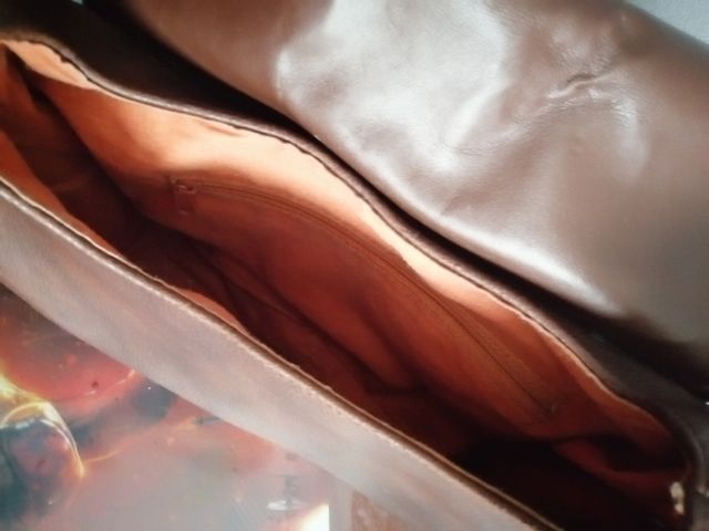 Bolso de cuero marrón