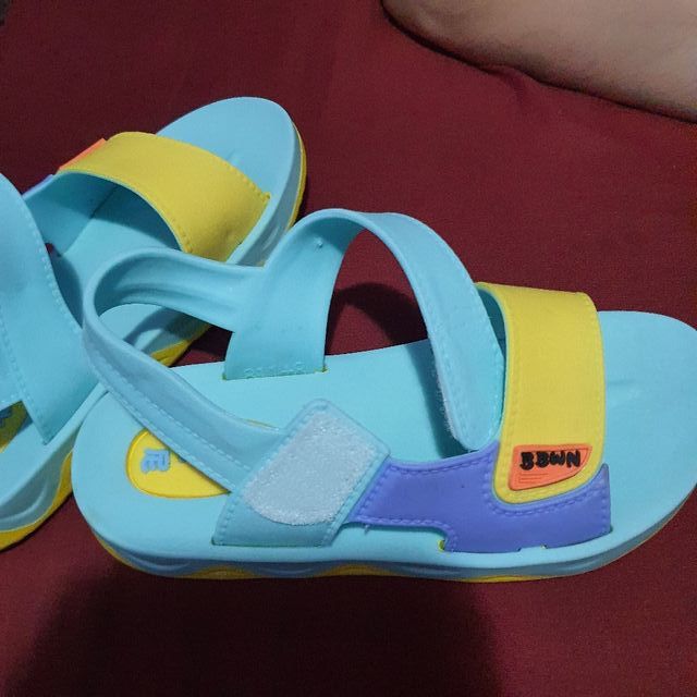 zapatillas de goma nuevas sin estrenar