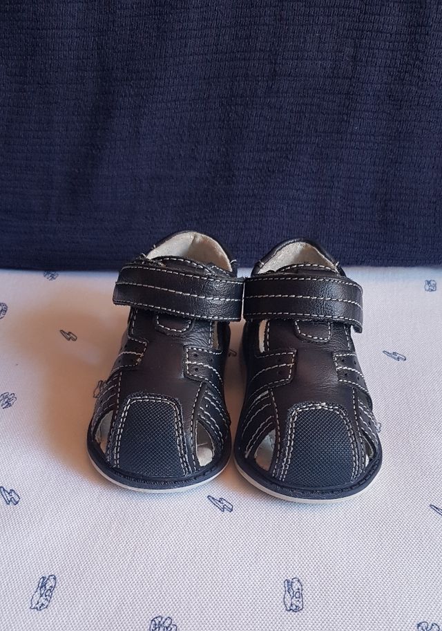 Sandalias de niño