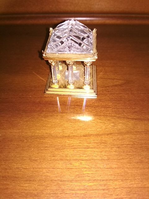 templo en cristal tallado 