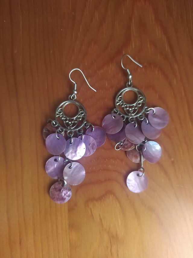 Pendientes morados