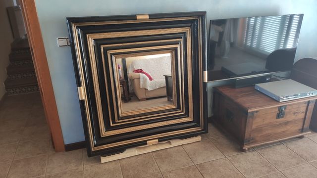 Specchio appartenente a un hotel a Son Vida