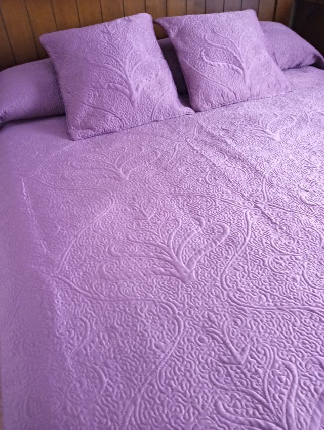 Colcha matrimonio y dos cojines