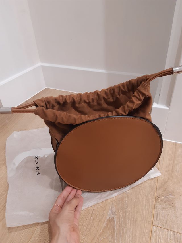 Bolso redondo Zara