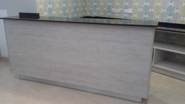 Mostrador barra con mueble de segunda mano por 1 € en Corvera en WALLAPOP