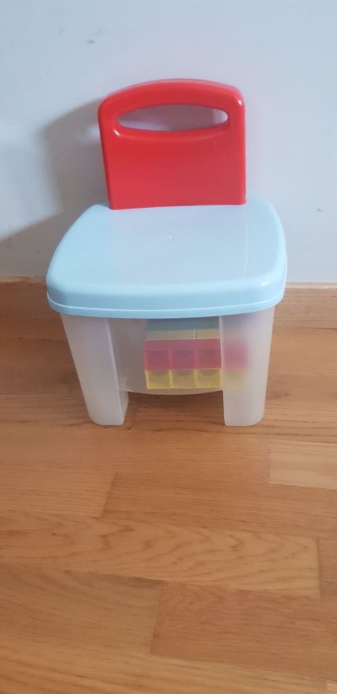 silla con juegos de bloques