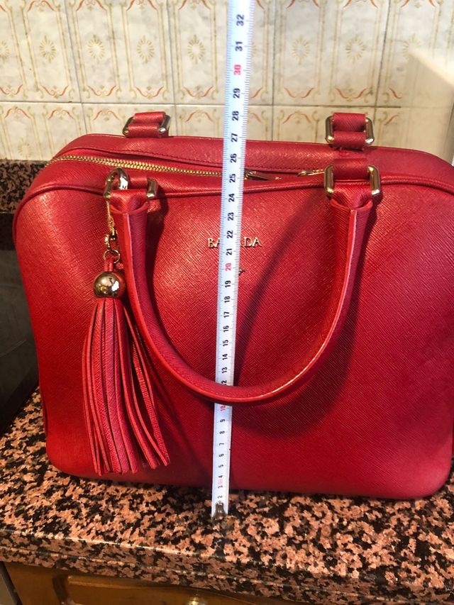 Bolso de piel Rojo grande ,nuevo