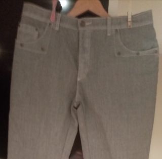 Pantalones De Chica Talla 46 De JARMAN de segunda mano por 18 EUR en  L\\'Hospitalet de Llobregat en WALLAPOP