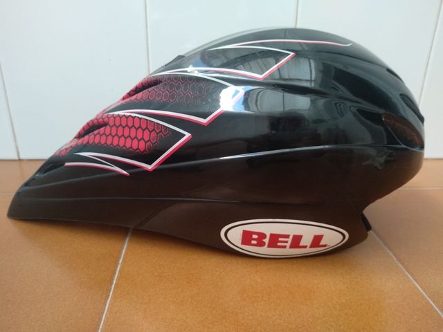 casco aerodinámico BELL