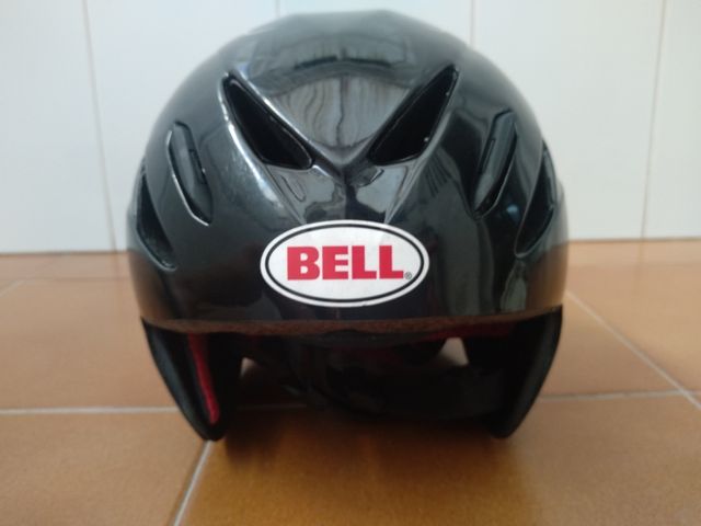 casco aerodinámico BELL