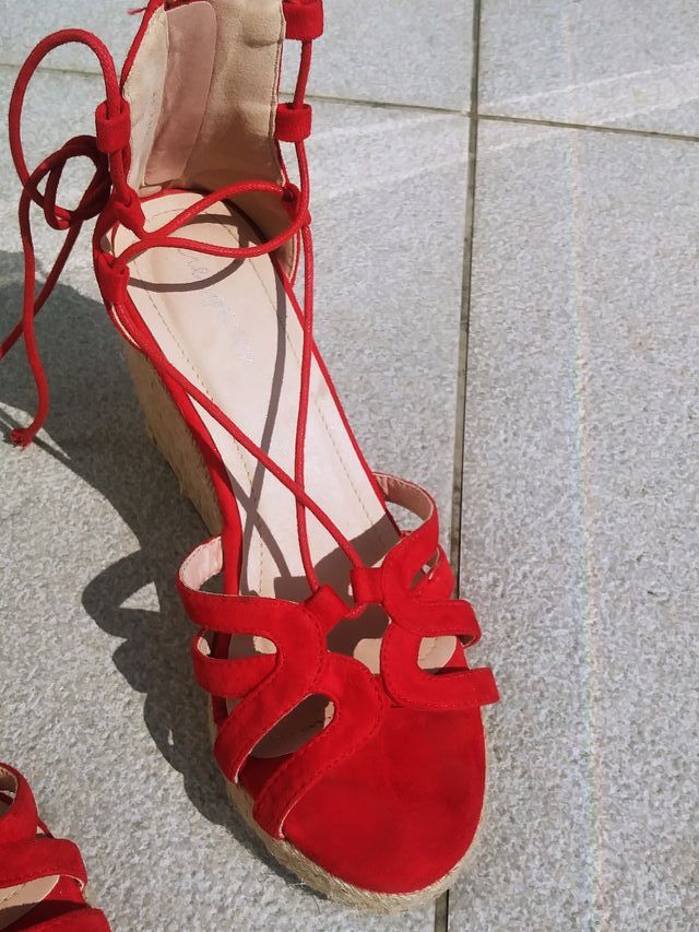 Sandalias rojas