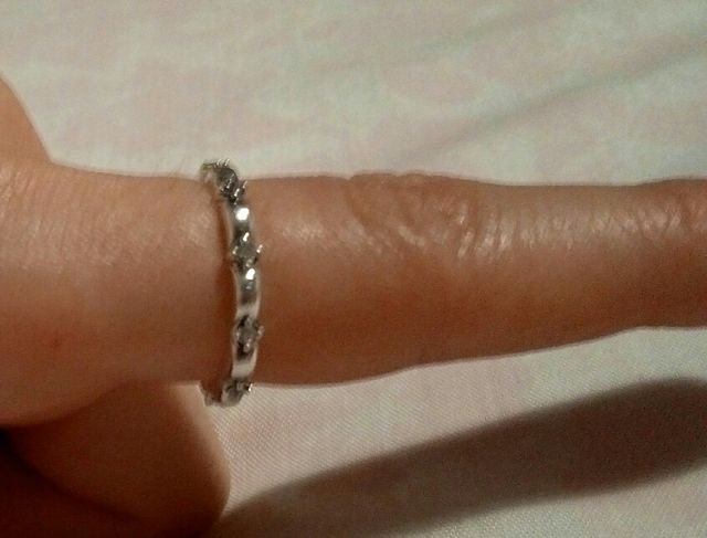 anillo pandora. Plata y zirconitas