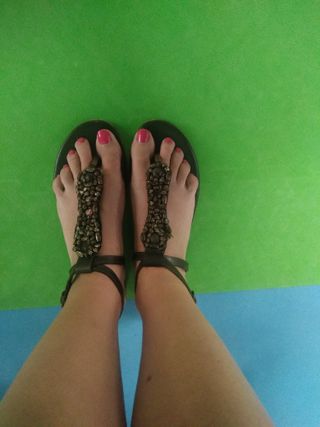 Sandalias de piel mujer marca Cortefiel de segunda mano por 7 EUR en  Alicante en WALLAPOP