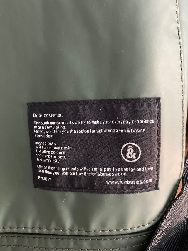 Mochila bandolera verde oscuro Fun &Basics