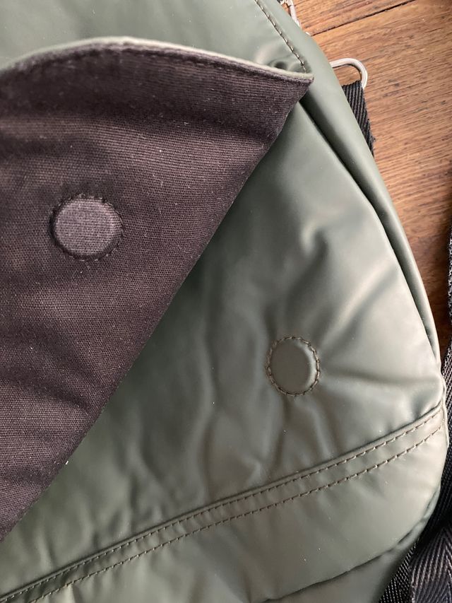 Mochila bandolera verde oscuro Fun &Basics