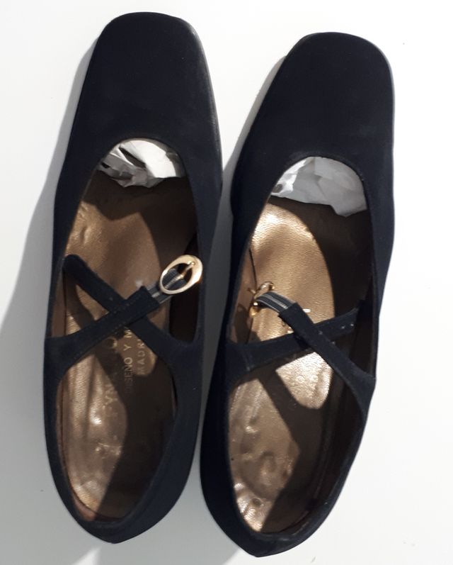 Conjunto de zapato y falda de lunares