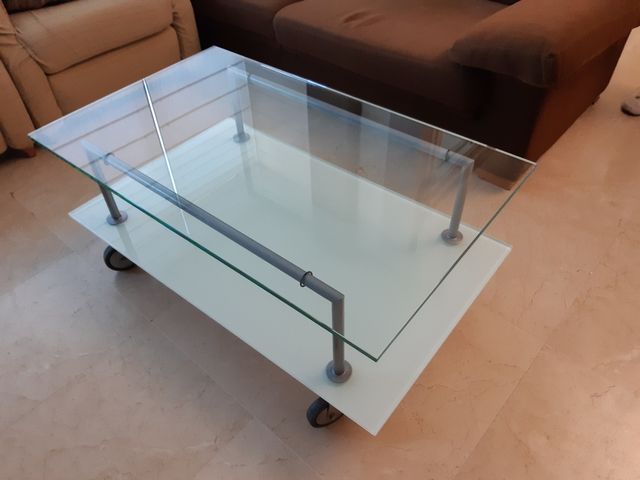 Mesa  de centro o TV.