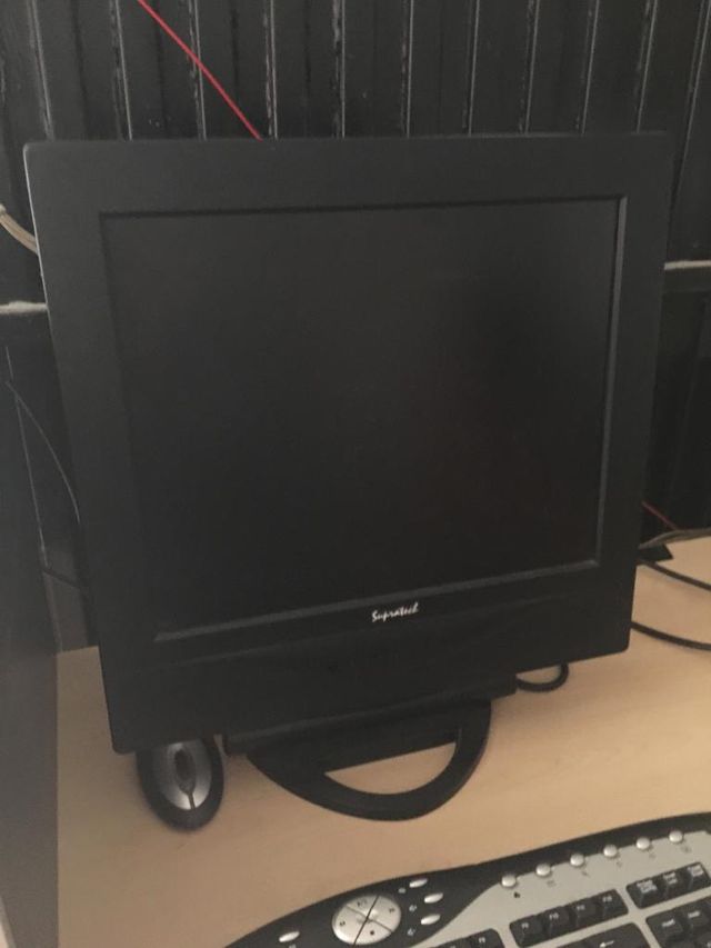 Ordenador sobremesa Supratech Pantalla LCD 17