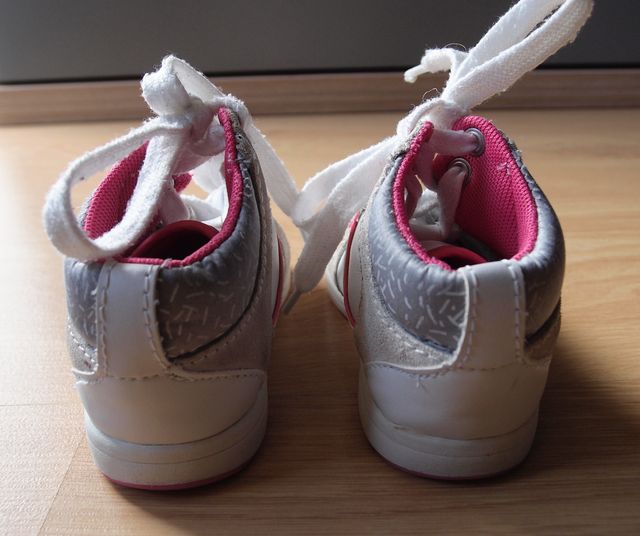 Deportivas Niña Nº 21. Zara