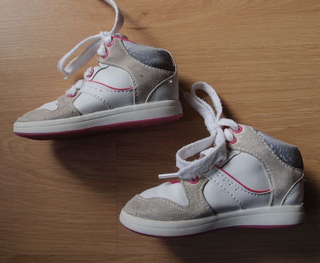 Deportivas Niña Nº 21. Zara