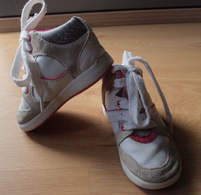 Deportivas Niña Nº 21. Zara