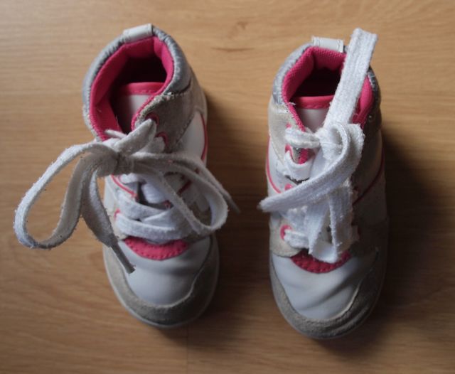 Deportivas Niña Nº 21. Zara